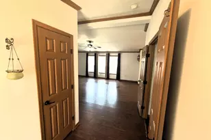537 Park Ave, Belvidere, IL 61008 - Photo 2