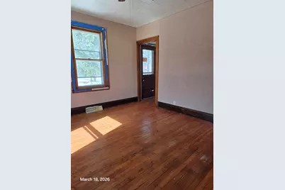 694 Montgomery Avenue, East Dubuque, IL 61025 - Photo 8