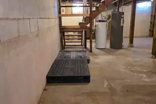 694 Montgomery Ave, East Dubuque, IL 61025 - Photo 20