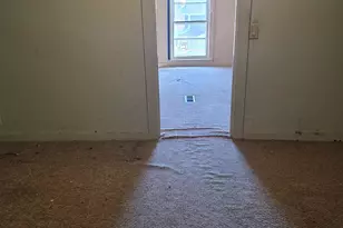 694 Montgomery Ave, East Dubuque, IL 61025 - Photo 16