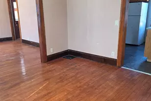 694 Montgomery Ave, East Dubuque, IL 61025 - Photo 6