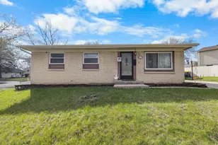 2931 N Moor Dr, Rockford, IL 61109 - Photo 2