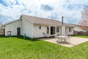 537 Byrnes Dr, Rockton, IL 61072 - Photo 2