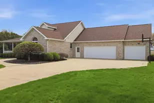 2608 E Hill Dr, Rock Falls, IL 61071 - Photo 2
