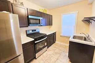 1904 Andrews St, Rockford, IL 61101 - Photo 2