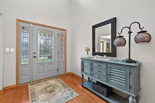 1354 University Dr, Rockford, IL 61107 - Photo 2
