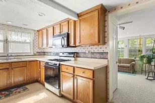 625 W Hurlbut Ave, Belvidere, IL 61008 - Photo 14
