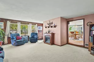 625 W Hurlbut Ave, Belvidere, IL 61008 - Photo 6
