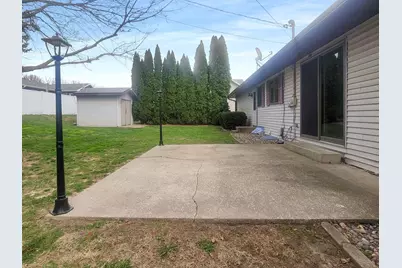 445 Peach Street, East Dubuque, IL 61025 - Photo 4