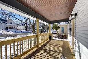 1111 Loomis St, Rockford, IL 61102 - Photo 4