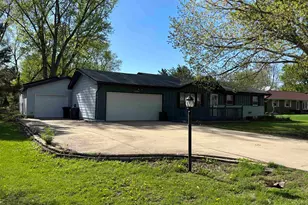 14868 Lang St, South Beloit, IL 61080 - Photo 2