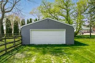 34007 Pearl St, Kirkland, IL 60146 - Photo 38