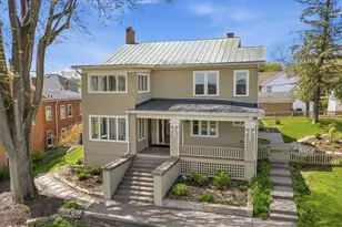 207 S Prospect St, Galena, IL 61036 - Photo 2