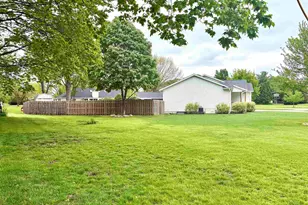 805 E Market St, Hennepin, IL 61327 - Photo 26