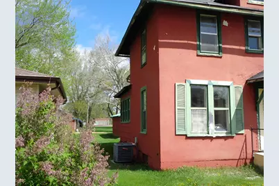 106 W Second Street, Leaf River, IL 61047 - Photo 2