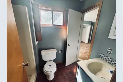 1331 W Logan Street, Freeport, IL 61032 - Photo 20