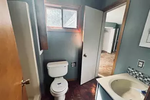 1331 W Logan St, Freeport, IL 61032 - Photo 12