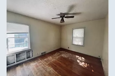 1331 W Logan Street, Freeport, IL 61032 - Photo 22