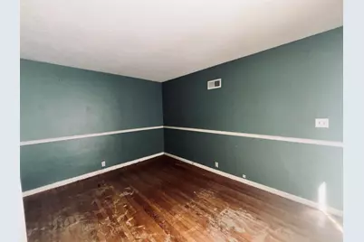 1331 W Logan Street, Freeport, IL 61032 - Photo 18