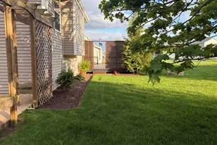 532 Autumnwolf Dr, Davis Junction, IL 61020 - Photo 6