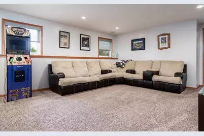 640 Par Place, Belvidere, IL 61008 - Photo 34