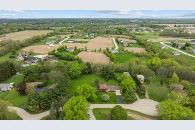 2600 East Ct, Belvidere, IL 61008 - Photo 4