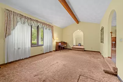 2600 East Ct, Belvidere, IL 61008 - Photo 8