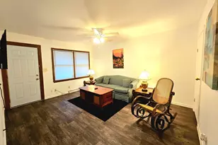 422 S Henrietta Ave, Rockford, IL 61102 - Photo 8