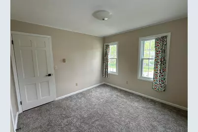 253 Park Crest Dr, Freeport, IL 61032 - Photo 36