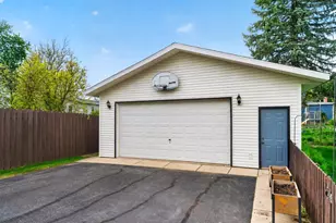 525 W Hurlbut Ave, Belvidere, IL 61008 - Photo 34