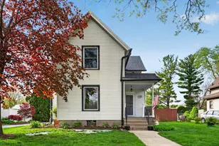 525 W Hurlbut Ave, Belvidere, IL 61008 - Photo 2