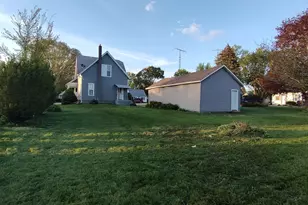 715 E 3rd St, Belvidere, IL 61008 - Photo 12