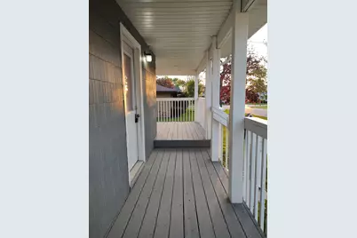 715 E 3rd Street, Belvidere, IL 61008 - Photo 6