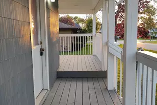 715 E 3rd St, Belvidere, IL 61008 - Photo 6
