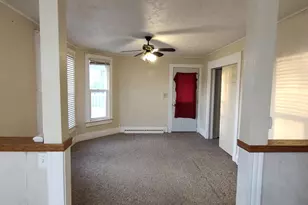715 E 3rd St, Belvidere, IL 61008 - Photo 14