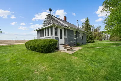 8162 S Perryville Road, Cherry Valley, IL 61016 - Photo 2