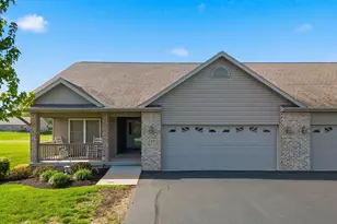 723 Yingling Dr, Dixon, IL 61021 - Photo 2
