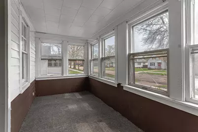 2012 17th Avenue, Rockford, IL 61104 - Photo 4