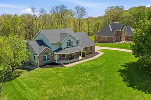 71 Ford Dr, East Dubuque, IL 61025 - Photo 2