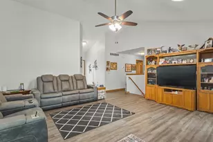 7396 Countryshire Ln, Rockford, IL 61107 - Photo 6