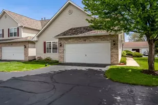 12014 Baneberry Dr, Roscoe, IL 61073 - Photo 2