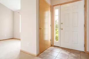 12014 Baneberry Dr, Roscoe, IL 61073 - Photo 8