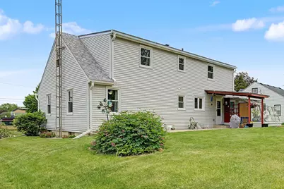1334 S Blackhawk Avenue, Freeport, IL 61032 - Photo 38