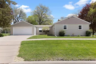2023 Crestwood Avenue, Rockford, IL 61103 - Photo 2