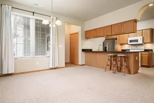 607 Queens Ct, Rockton, IL 61072 - Photo 12