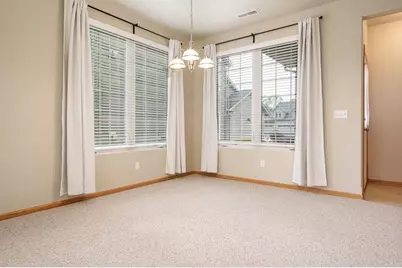 607 Queens Court, Rockton, IL 61072 - Photo 8