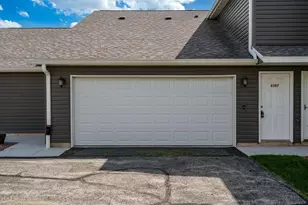 6307 Oak Crest Ln, Loves Park, IL 61111 - Photo 2