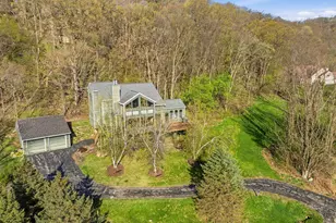463 Territory Dr, Galena, IL 61036 - Photo 2