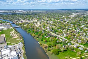 401 E Lincoln Ave, Belvidere, IL 61008 - Photo 2