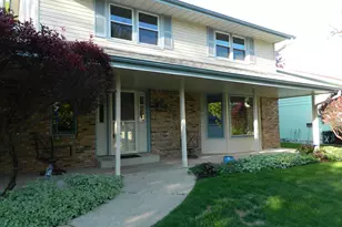 5933 Creekside Ln, Rockford, IL 61114 - Photo 2